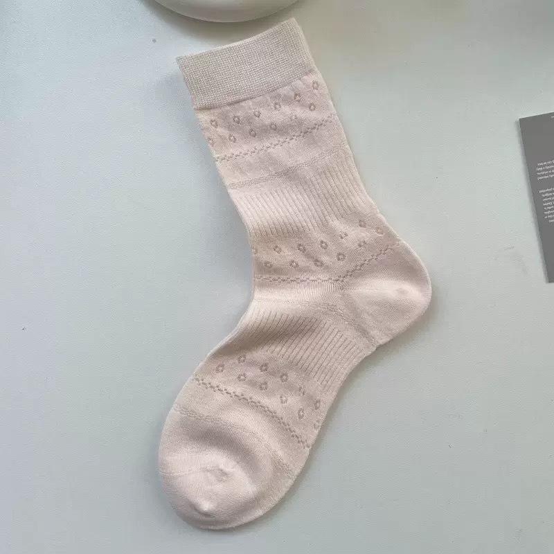 Ladies Spring and Summer Thin Pure Cotton Color Hollow Hollow Florets Breathable Boneless Tube Stack Socks