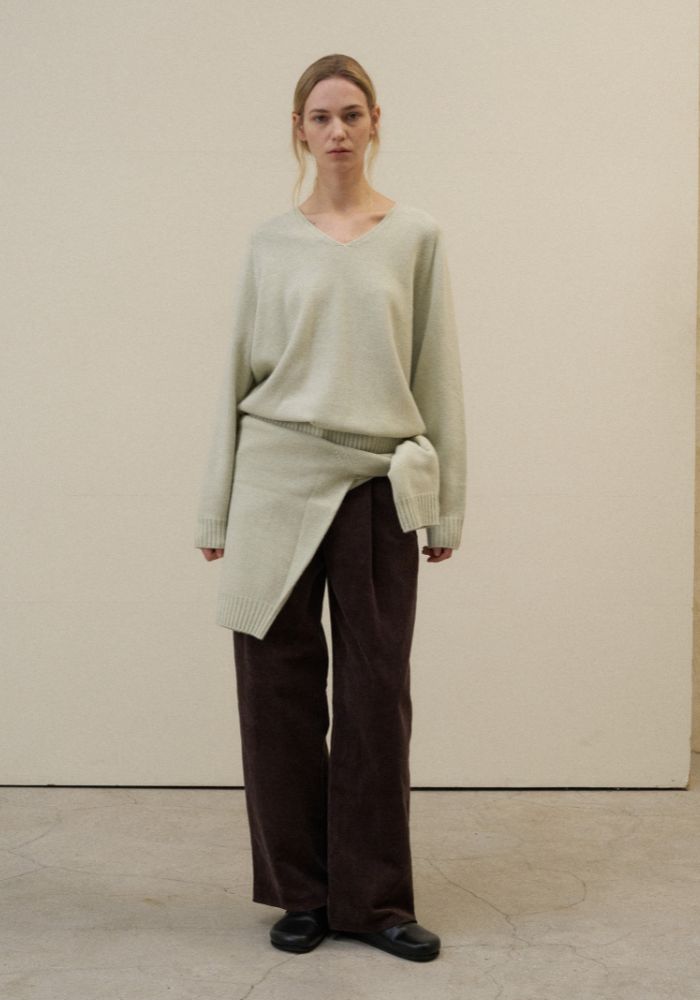 Nobeu Camel Holga V-Neck Knit_Mint