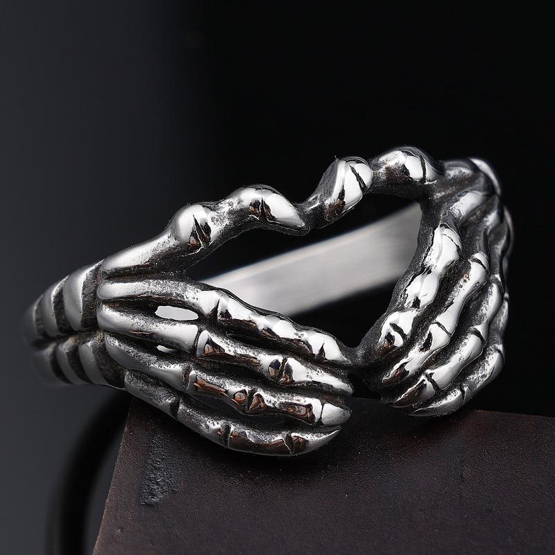Personalized retro heart skull hand ring - stainless steel women's biker ring