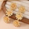 Europäischer Trend Unregelmäßige Blumenstecker-Ohrringe: Modisch Retro mit Heavy Metal Gefühl