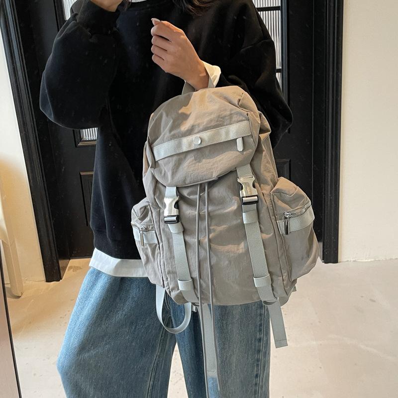 New simple trend backpack, mountaineering bag, travel student bag, large-capacity backpack.