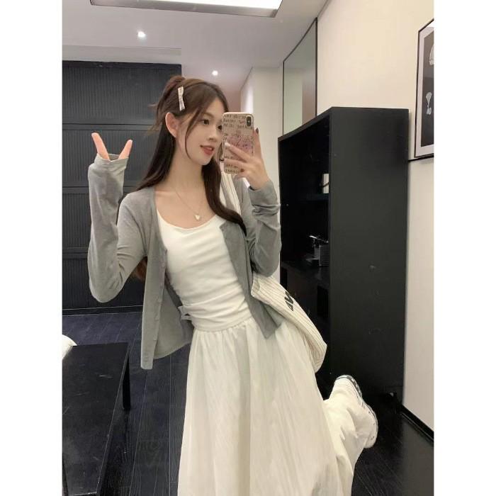 Damesommerhvitt midiskjørt og cardigan tredelt sett - Elegant og moden stil, gudinnevibb, langermet