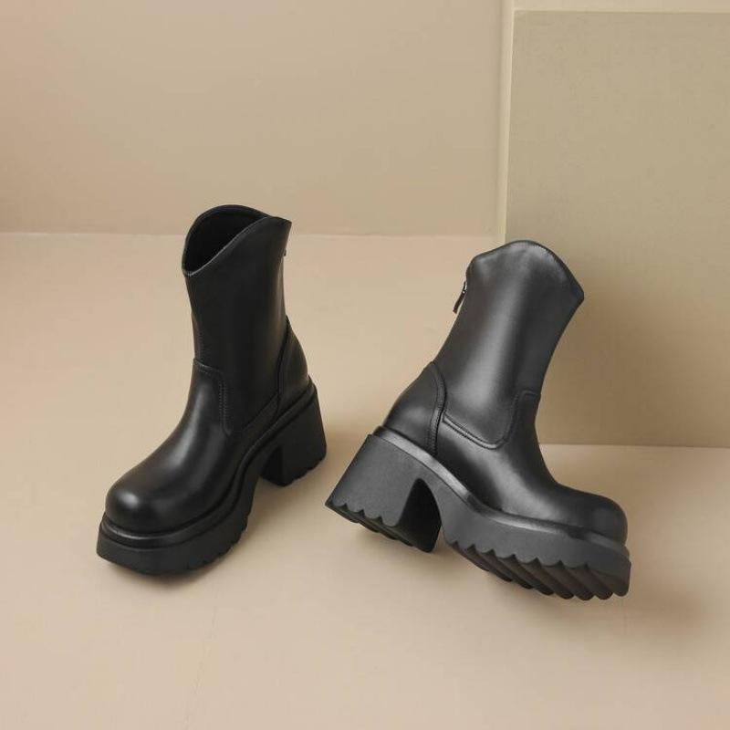 Autumn and Winter Solid Color Leather Martin Boots Women's Thick-soled Comfortable Non-slip Large-size Women's Boots Korean Version of the New R