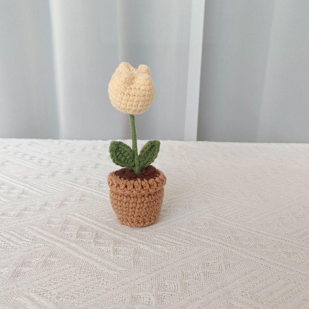 Small Crochet Potted Plant Ornament - Cute Flower Decoration and Creative Gift