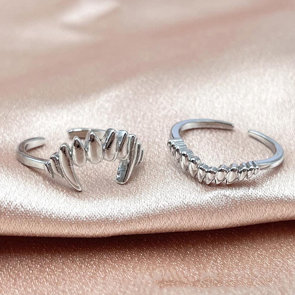 Fashionable Vampire Themed Split Band Rings Set Adjustable Sturdy Alloy Fashion Jewelry for Party Supplies Casual Wear