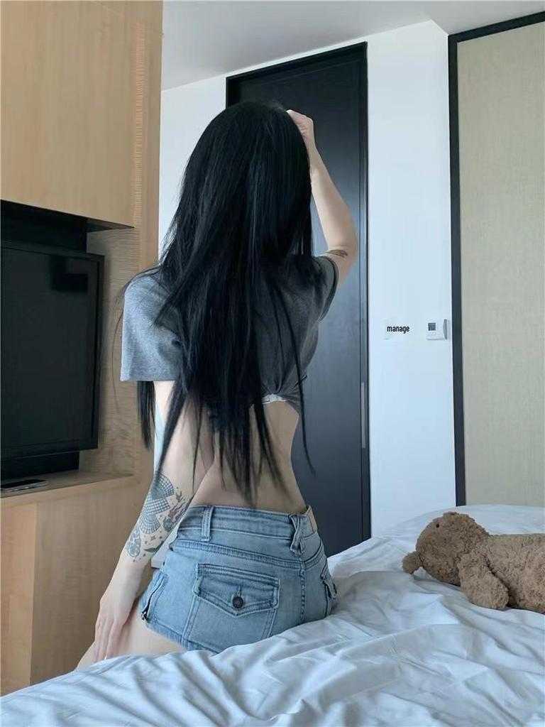 2025 Spring/Summer Spicy Girl Low-Waist Wide-Leg Denim Hot Pants - European/American Style, Slimming, Elastic Fit
