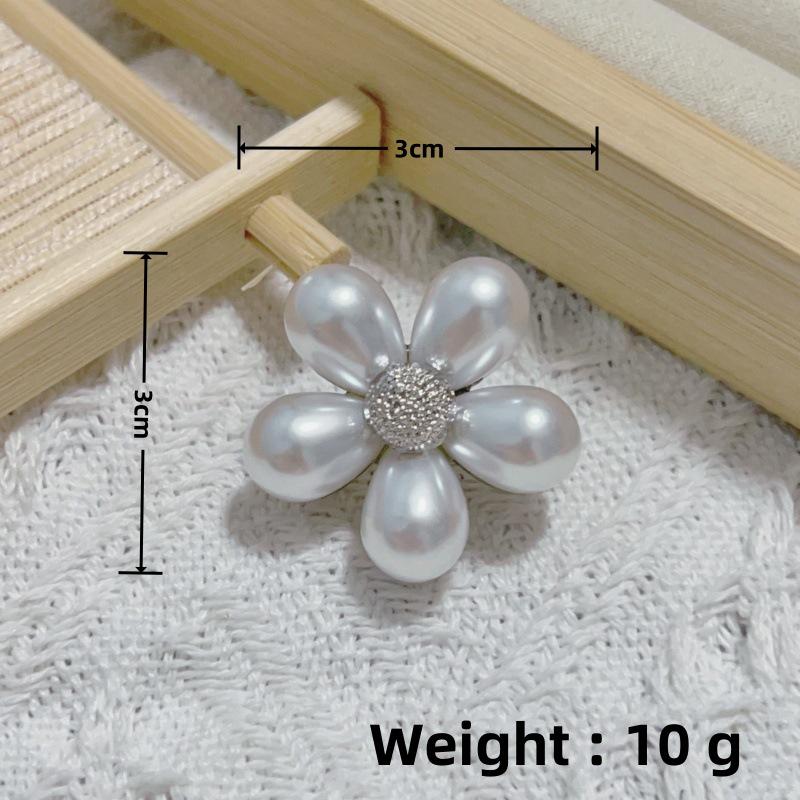 High-End Women's Butterfly Anti-Exposure Fashion Brooch