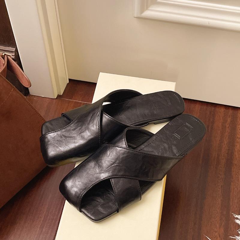 Square Head Flat Bottom Niche Slippers Women's Summer Wear New Design Sense Fashionable One-word Beach Cool Slippers