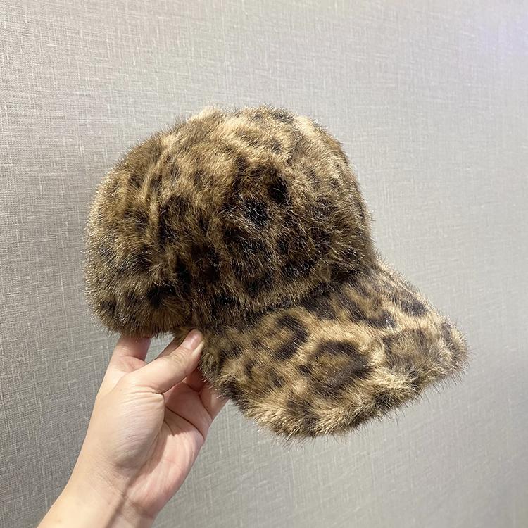 Leopard Print Plush Cap Women's Autumn and Winter Thickened Warm Out of the Street Versatile Fashion Baseball Cap Show Face Small Hat