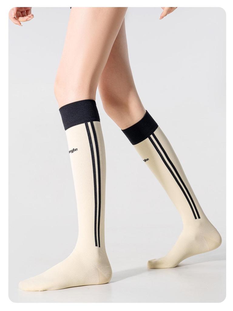 Damen Mikrodruck Schweißableitende Mid-Calf Kompressionssocken für Laufen und Fitness