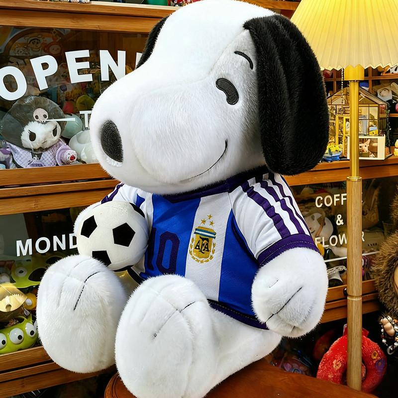 Snoopy Fußball Plüschtier Cartoon Sitzendes Kuscheltier Für Kinder Und Sammler