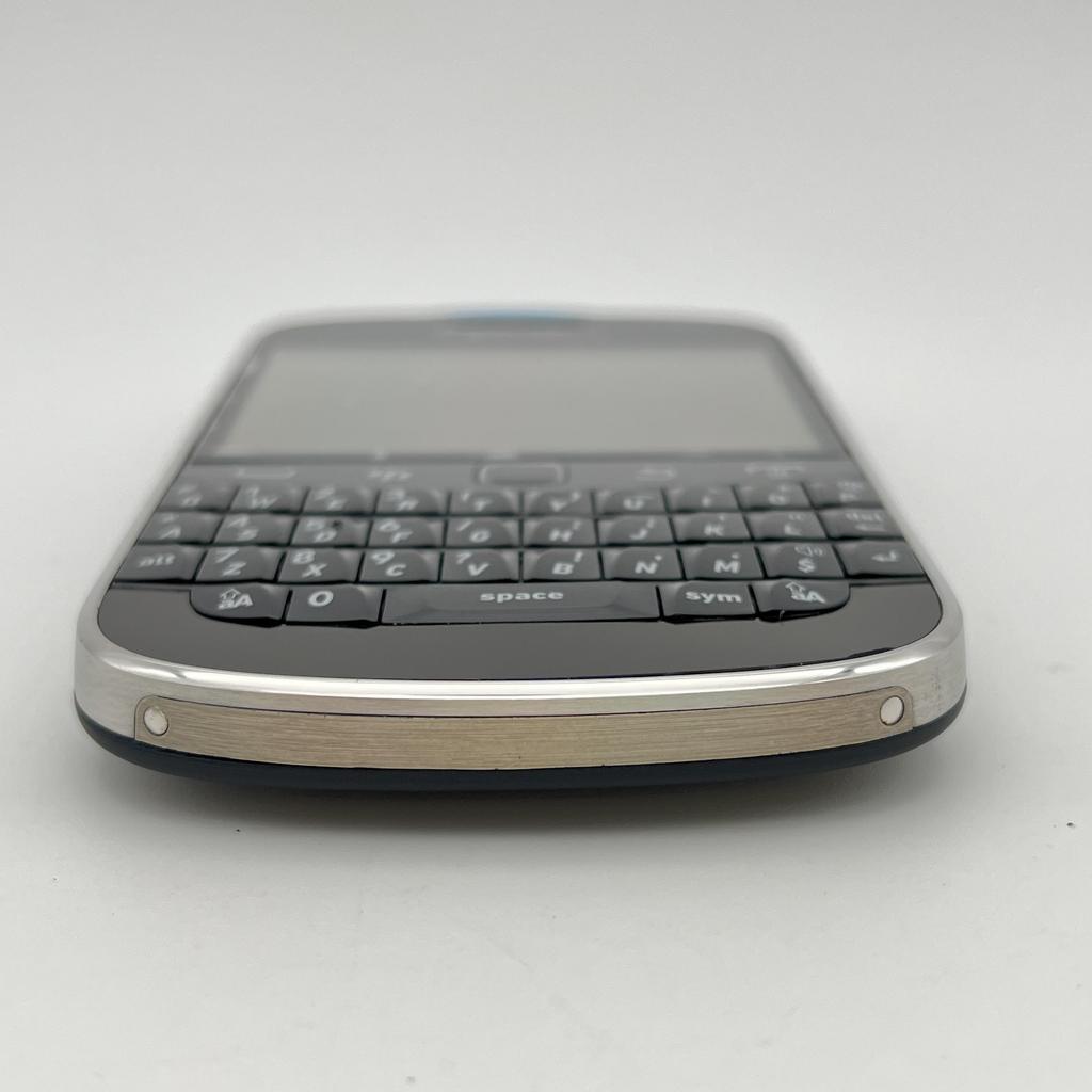 95% New Refurbished BlackBerry Bold Touch 9900 3G NETWORK 768 RAM 8GB ROM Mobile Phone