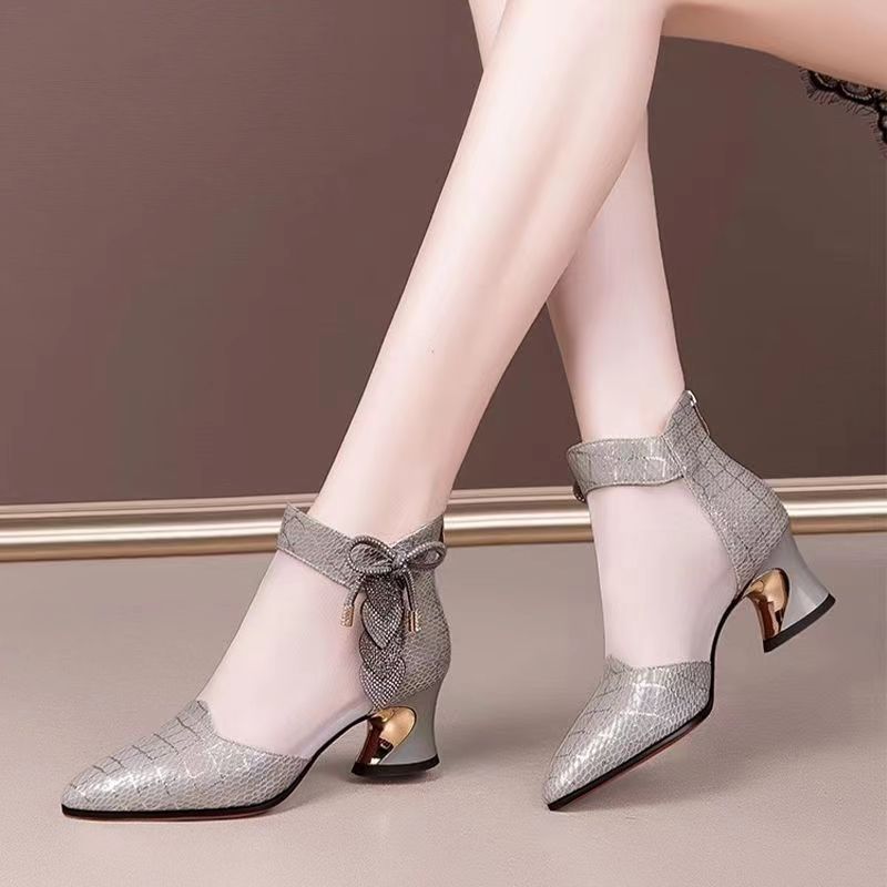 

2025 Новые сетчатые ботинки Rhine-drill, полые сетчатые сандалии, женские туфли с острым носком и толстым каблуком, дышащие, крутые ботинки 43 серый