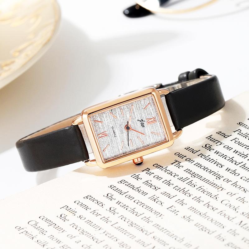 Ladies Glitter Small Square Watch Student Simple Belt Waterproof Quartz Watch Rose Gold Calendar Student Watch