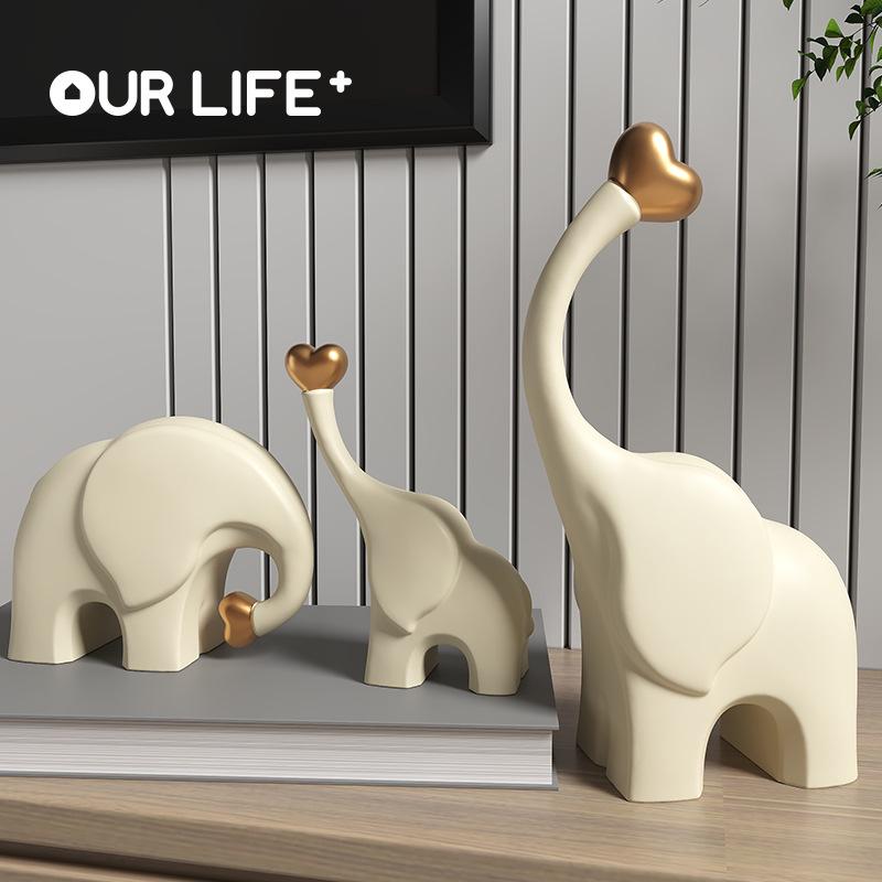 Family of Three Elephants Ceramic Ornament for Living Room Decoration