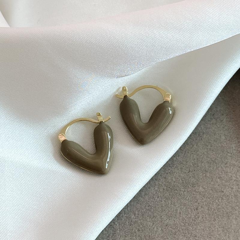 

French Romantic Wine Red Enamel Heart shaped Pendant Earrings 2026 Fashion Jewelry For Women s Design Sense Eardrop Accessories