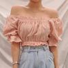 Top Cropped Renda Coreano com Babados e Mangas Bufantes Off-Shoulder