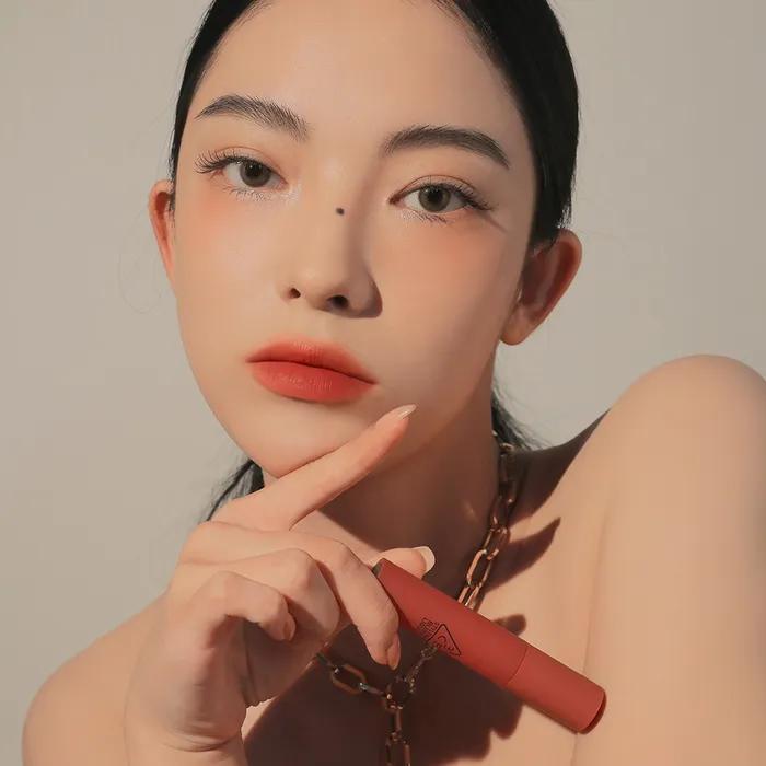 Blurring Liquid Lip