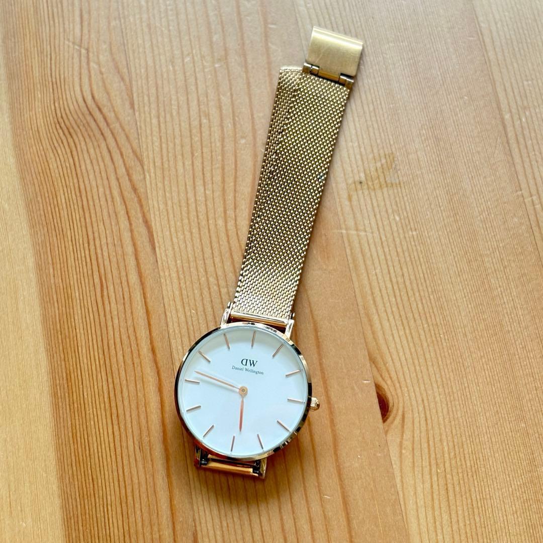 Used Daniel Wellington 32mm Gold Mesh Watch
