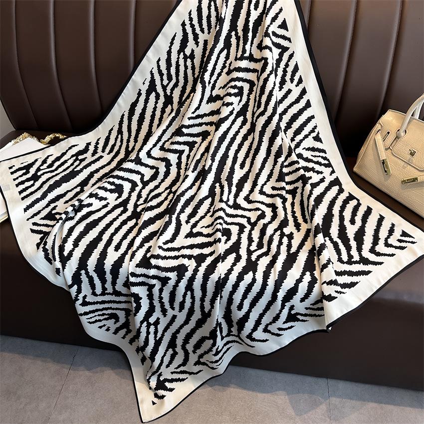 Lenço quadrado de seda com padrão de zebra - sarja de 90 cm, xale moderno de primavera e verão, lenço de cabeça com protetor solar para mulheres