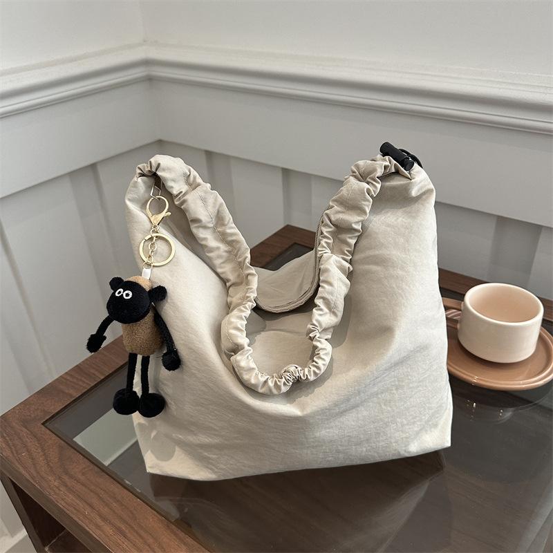 

Женская весенняя студенческая литературная сумка-мессенджер большой вместимости Корея 2025 класс личность ниша сумка-тоут большая сумка Without pendant