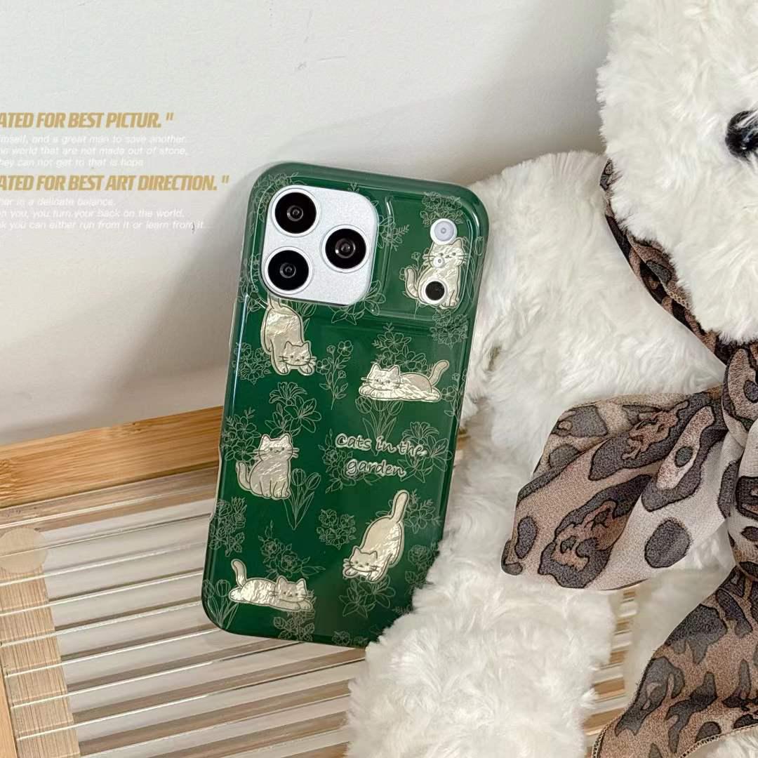 

Cute Cat Hollow Flower Phone Case for iPhone 16/17 Pro Max - Spring Green Apple 16 Pro Max