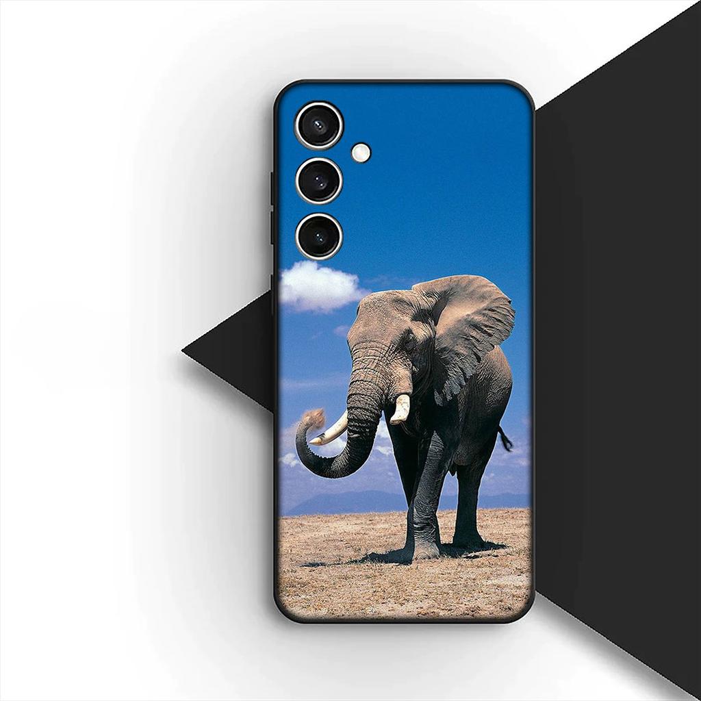 Elephant Dumbo Silicone Cover for Apple iPhone 17 Pro XS Max Air XR 6 Plus X 5 + SE 2022 SE2 6+ Coque Phone Case