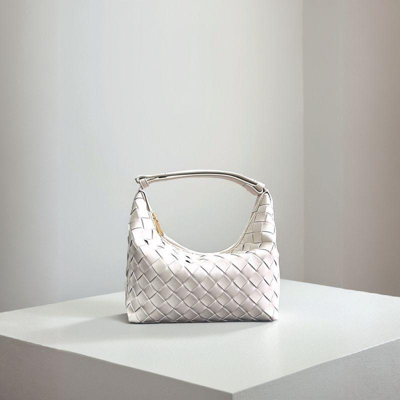 

White Woven Lunch Box Lunch Bag 2025 Unique Beautiful Bag Summer Women s Sundries Shoulder Small Handbag White