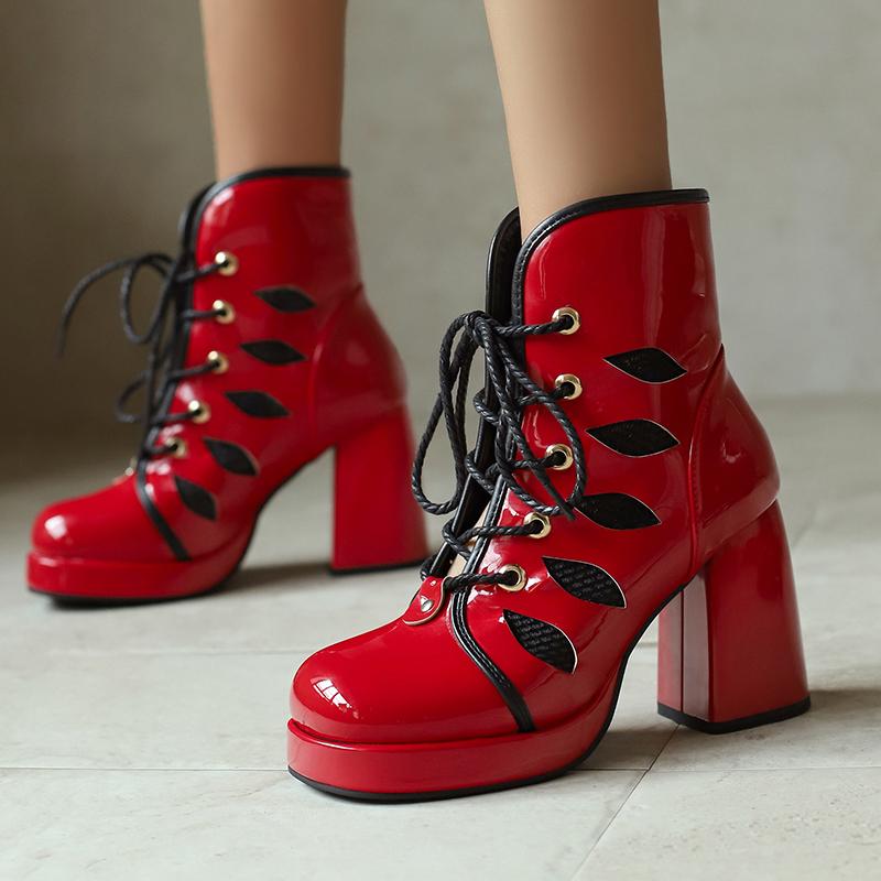 Glänzendes Lackleder Splicing Mesh Runde Zehenpartie Plateau Super Dicker Absatz Bonbonfarbene Kurze Stiefel Atmungsaktives Innenmaterial Schnürstiefel