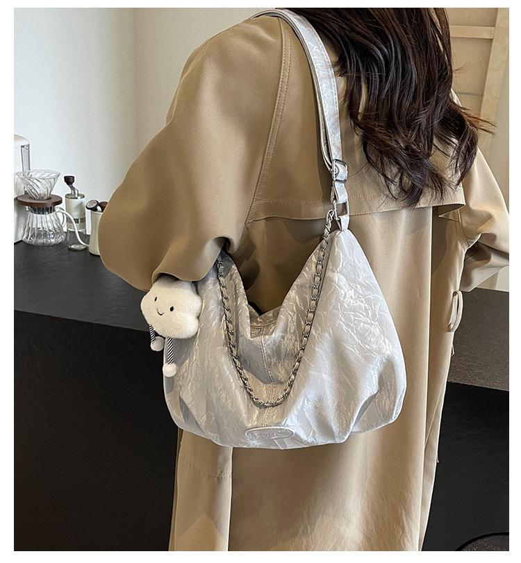 Urban Minimalist Large-Capacity Commuter Shoulder Bag for College Students - High-Quality Crossbody Bag