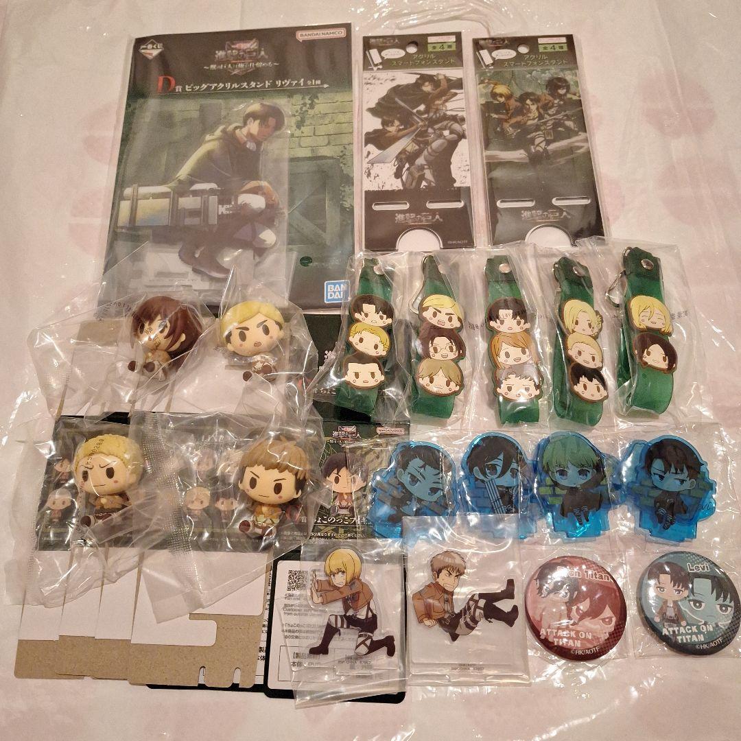 Used [Anonymous Delivery] Attack on Titan Goods Set!!