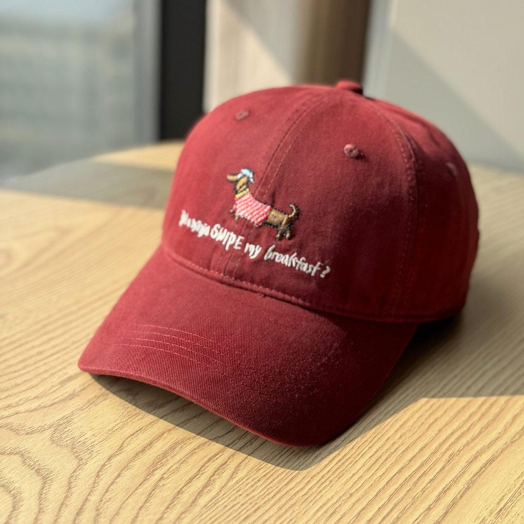 

Cartoon Dachshund Embroidered Baseball Cap With Wide Brim For Summer Sun Protection червоний