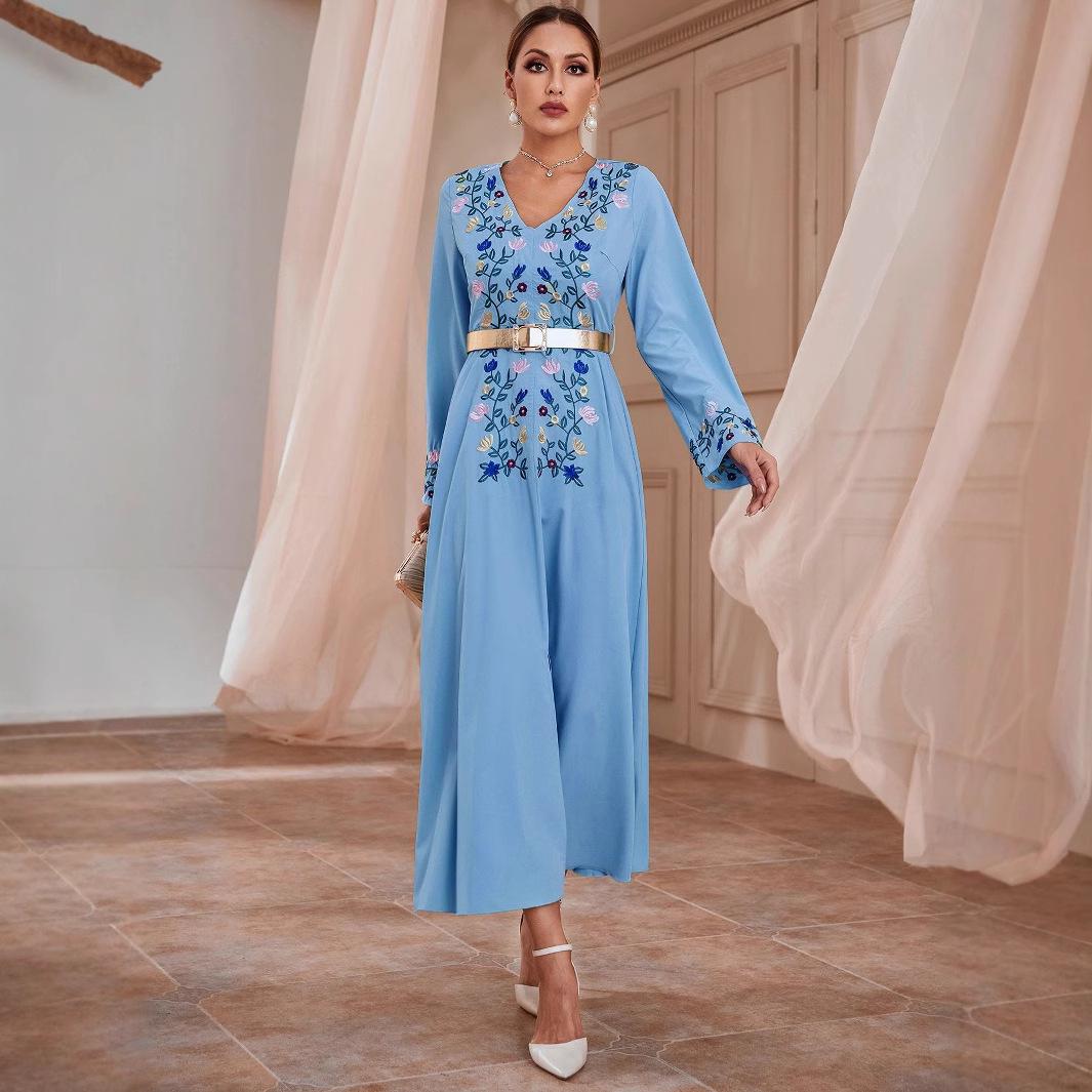 

Новое весенне-осеннее платье с V-образным вырезом, вышивкой и приталенным силуэтом для мусульманок Extra Large павлин голубой