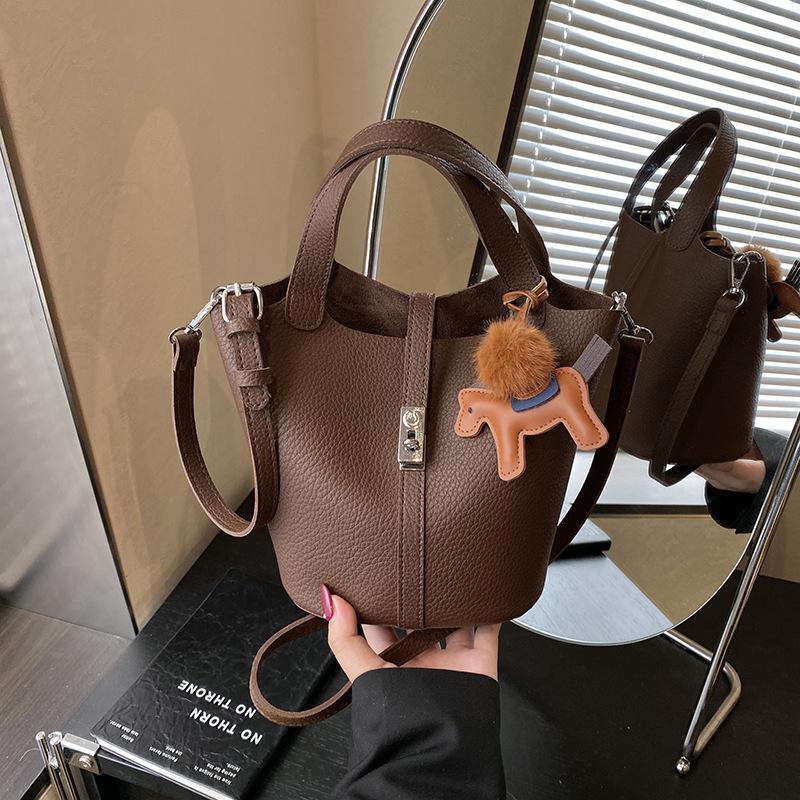 Vintage Maillard Small Bag 2025 New Casual Versatile Women's Messenger Bag Exquisite Hand-held Mother Bucket Bag