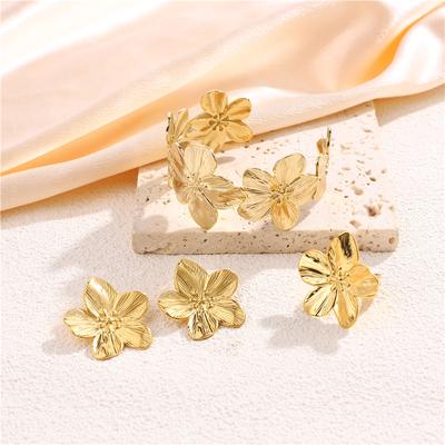 Hot Sale Hypoallergenic Stylish Vintage Flower Stud Earrings Premium 18k Gold Plated Stainless Steel For Women Party  Accessory