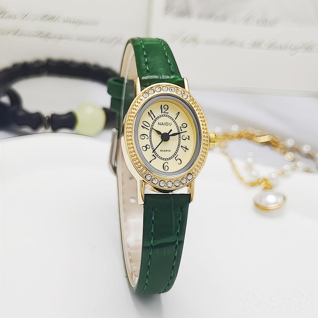 Exquisite Retro Women's Rhinestone Leather Strap Oval Quartz Watch