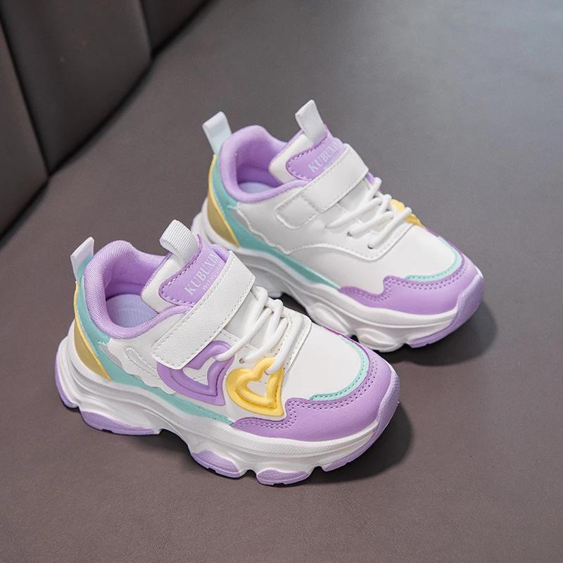 

Кроссовки для девочек в стиле принцессы, детская спортивная обувь с милым сердечком 2024 года, новые модные студенческие кроссовки с толстой мягкой подошвой 26 фиолетовый