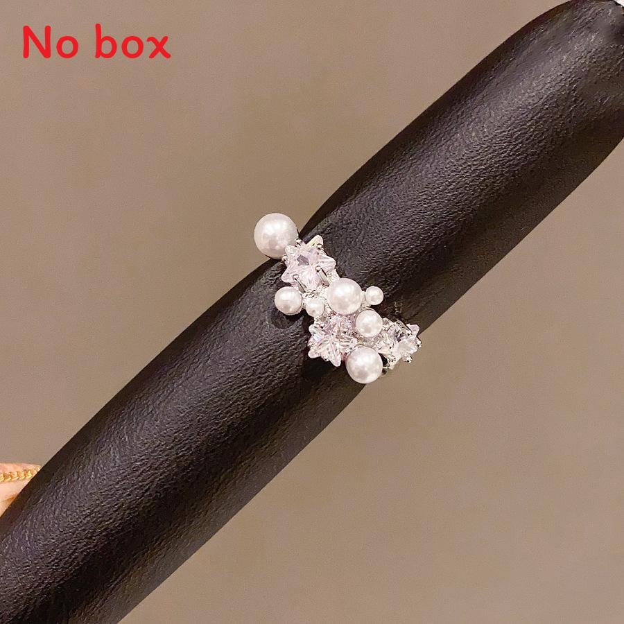 Geometric Zircon Pearl Ring For Women With Elegant Silver Finish For Fashion Daily Wear