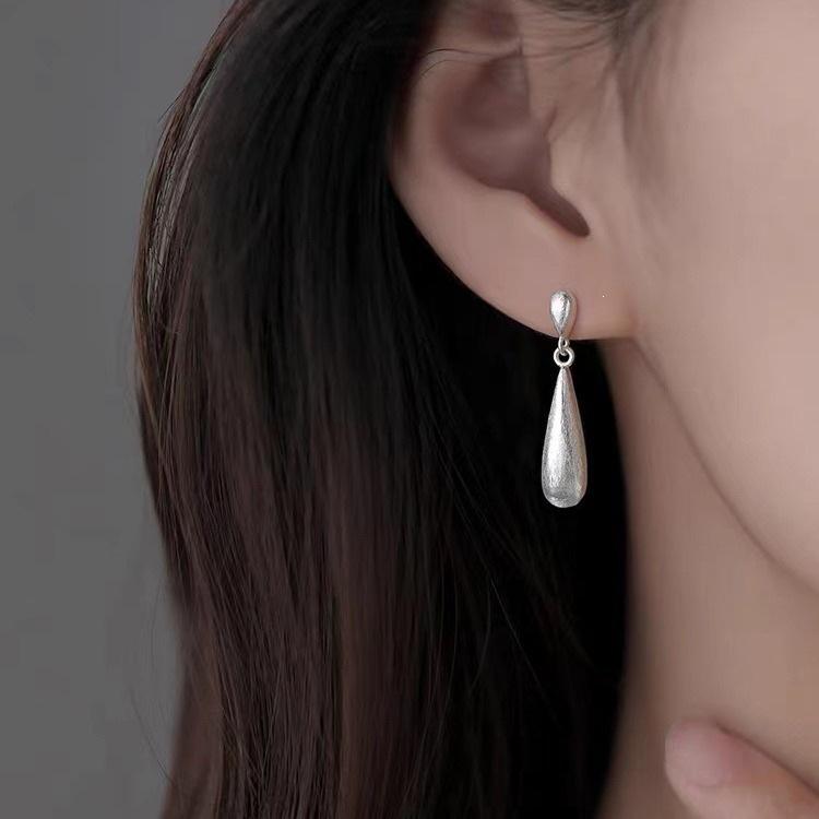 2024 Hot-Selling Water Drop Earrings: High-End 925 Sterling Silver Needle, Light Luxury for Women