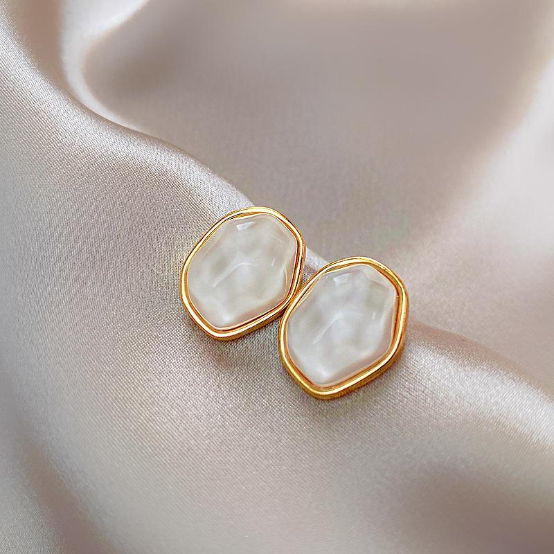 

New Trend Irregular Water Ripples Geometry Stud Earrings for Women Zircon Brincos Wholesale Accessory Girl Christmas Gift