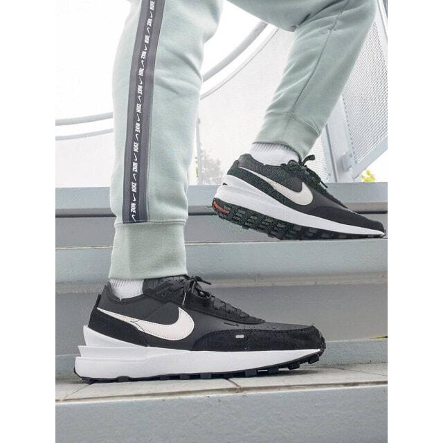 

Черные кожаные кроссовки Nike waffle one