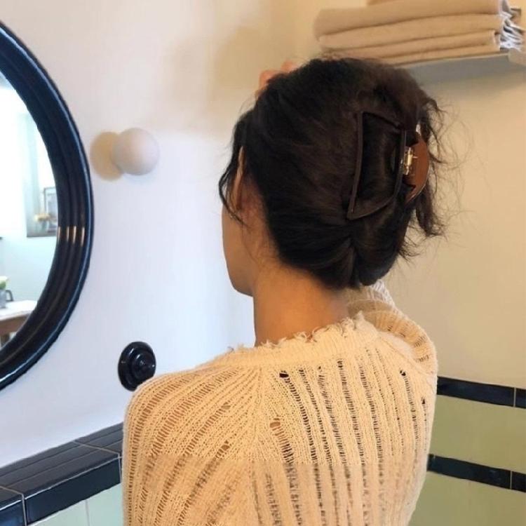 Acetate Winter Claw Clip Plush Lovely Hair Claw Beautiful Girls Hair Hair Claw for Various Hair Types and Styles