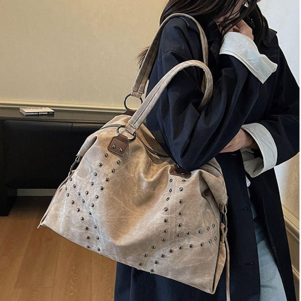 Retro American Style Rivet Shoulder Bags Large Capacity Y2K Shoulder Bag Outdoor