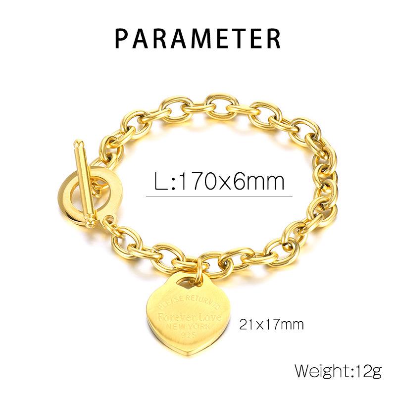 Náramek z titanové oceli ve tvaru srdce s OT zapínáním a přívěskem s anglickým písmenem