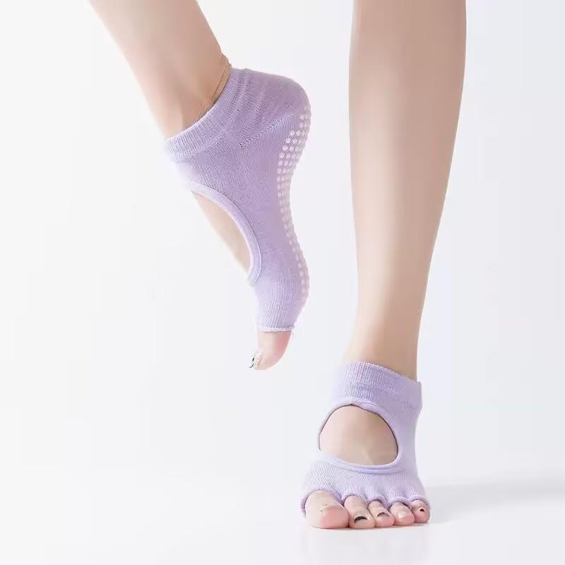 

Yoga Socks Half Finger Five Finger Socks Dispensing Female Non-slip Pilates Sports Yoga Split Toe Fitness Socks