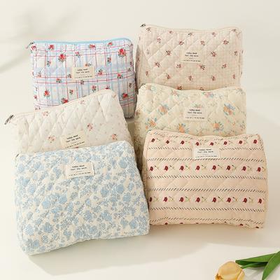 Women Floral Cosmetic Bag Printed Cotton Padded Organizer Bag Large Capacity Zipper Closure Girls Daily Use Clutch
