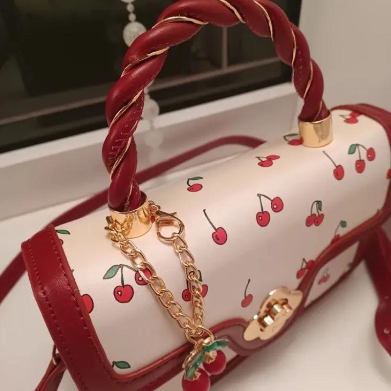 2024 Exquisite Small Bags Women New Fashion Versatile Messenger Bag Sweet Cherry Square Chains Crossbody Bags Wallet  Purse