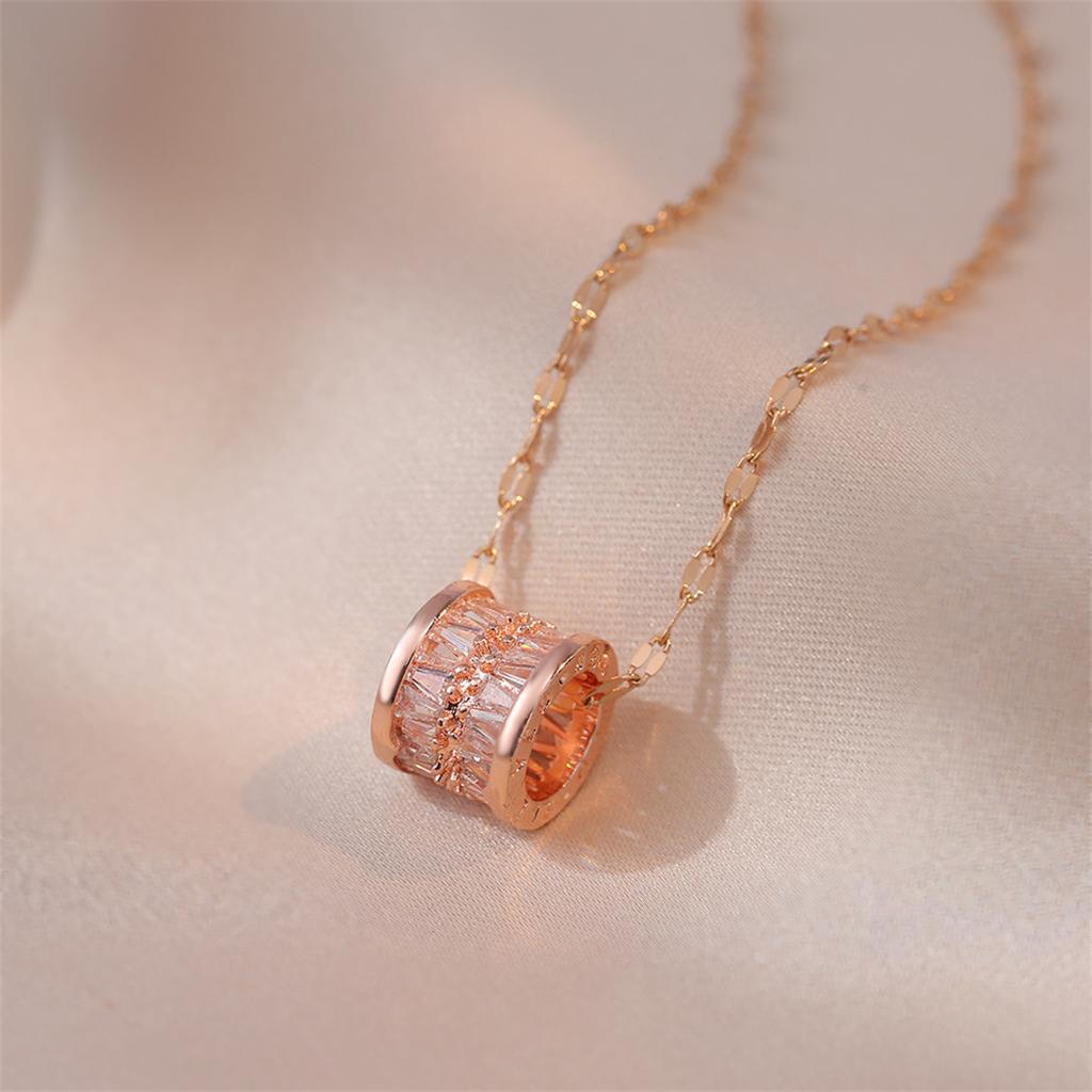 Korean Fashion Sweet Lucky Crystal Pendant Necklace Lovely and Sexy Women's Wedding Jewelry Stainless Steel Neckchain