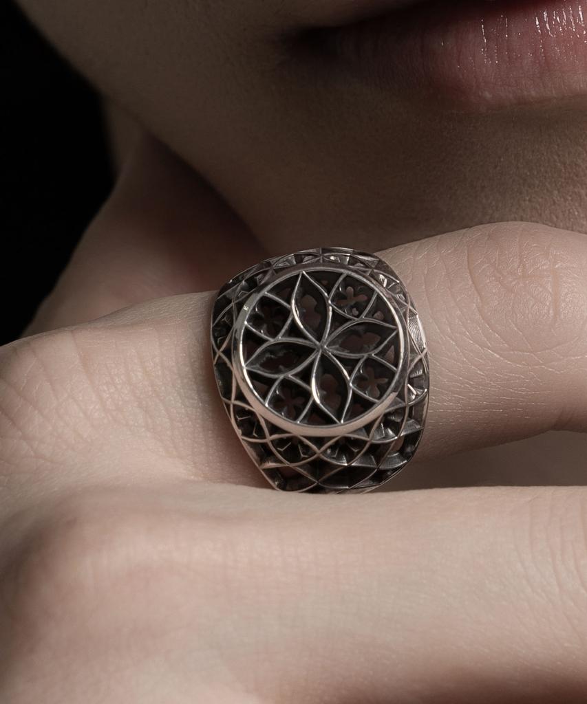 Vivus Ventana Sealing Antique Silver Ring