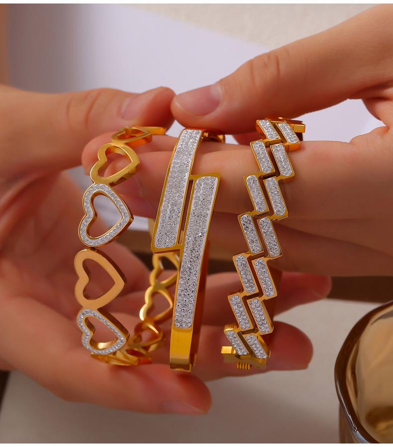 Hong Kong Trendy Minimalist Geometric Diamond-Set Gold-Plated Titanium Bracelet